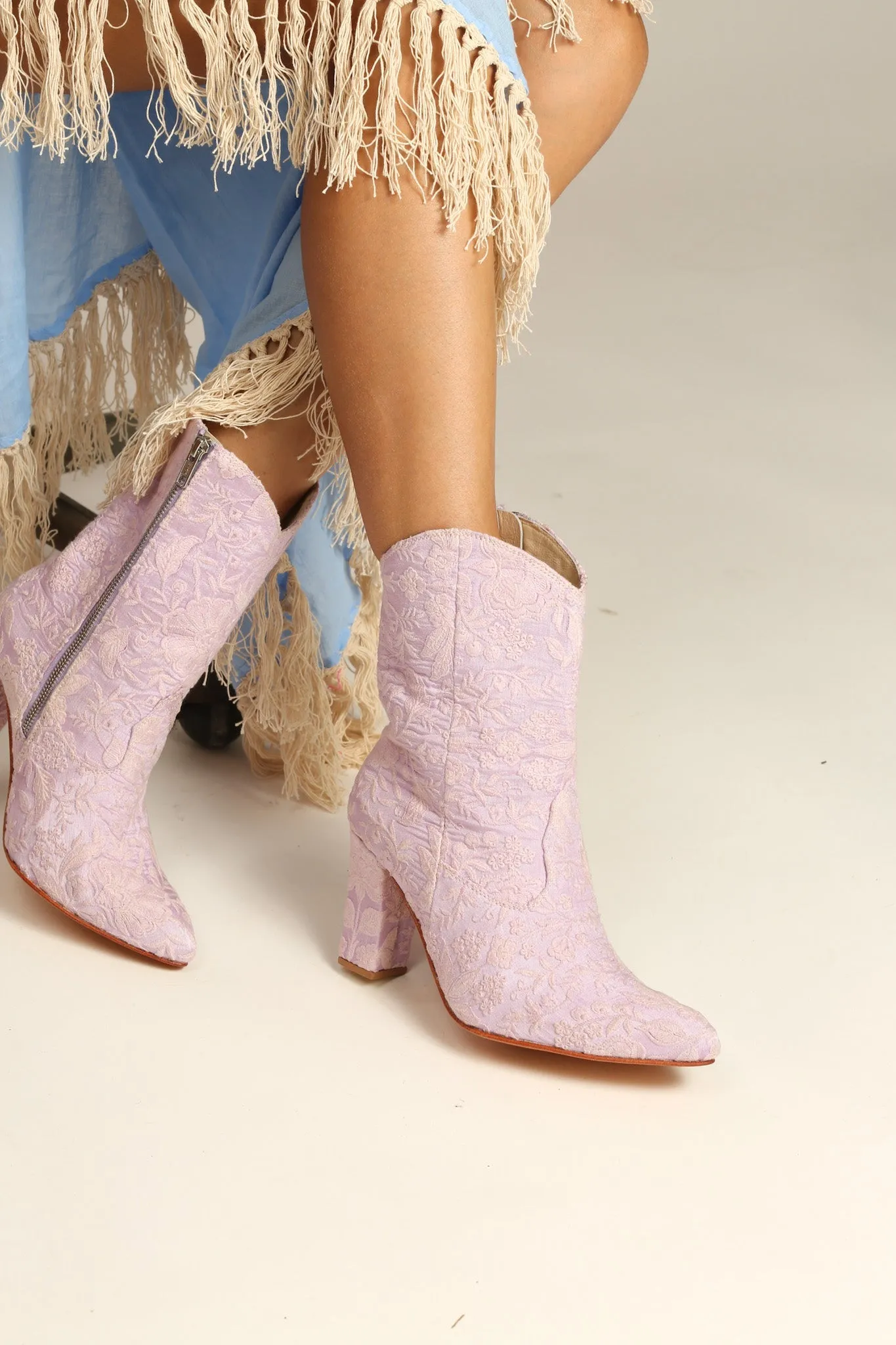 LIGHT PINK HEELED BOOTS LAETITIA