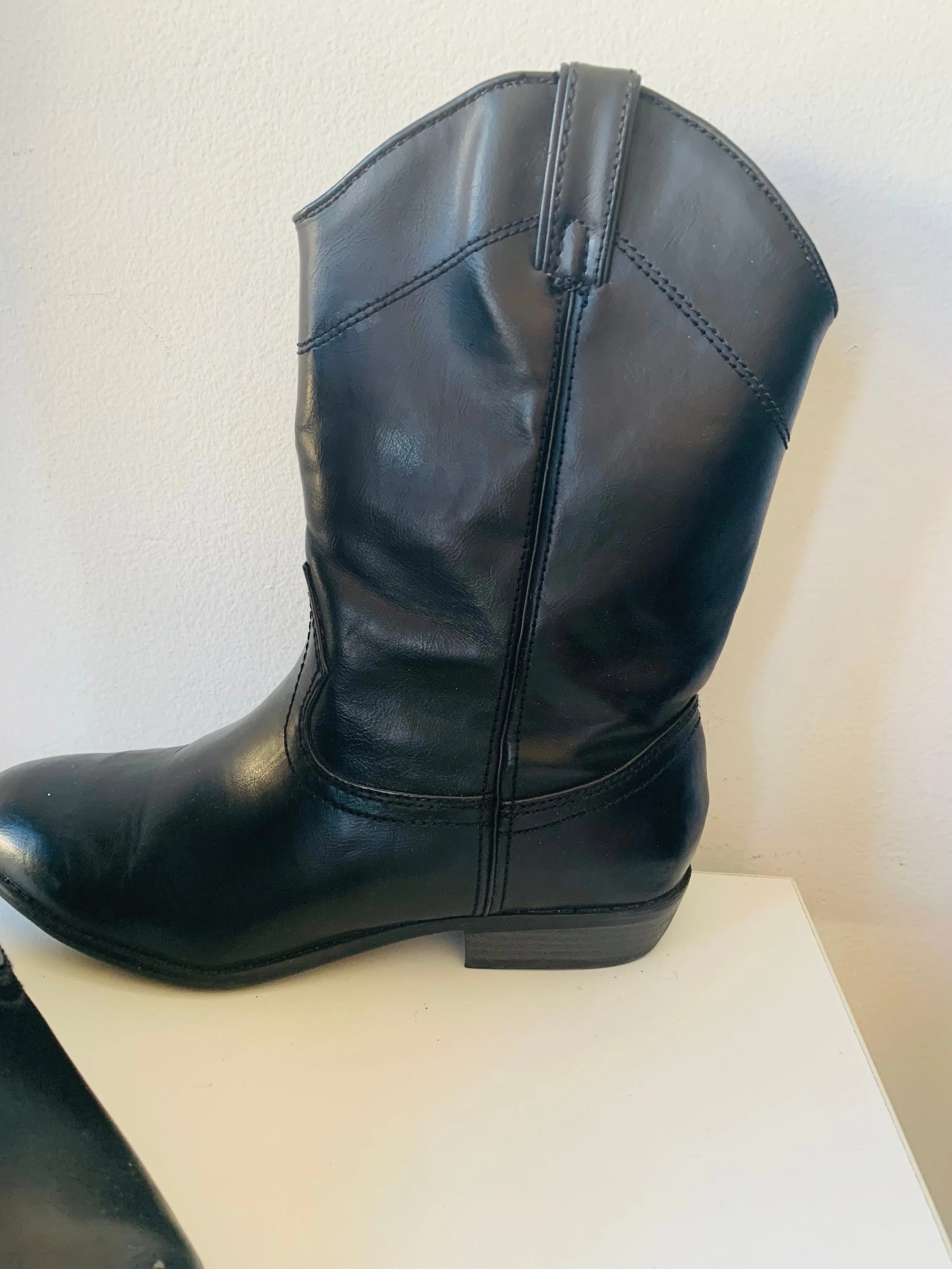 Madden Girl Stirrup Black Cowboy Boots Size 9