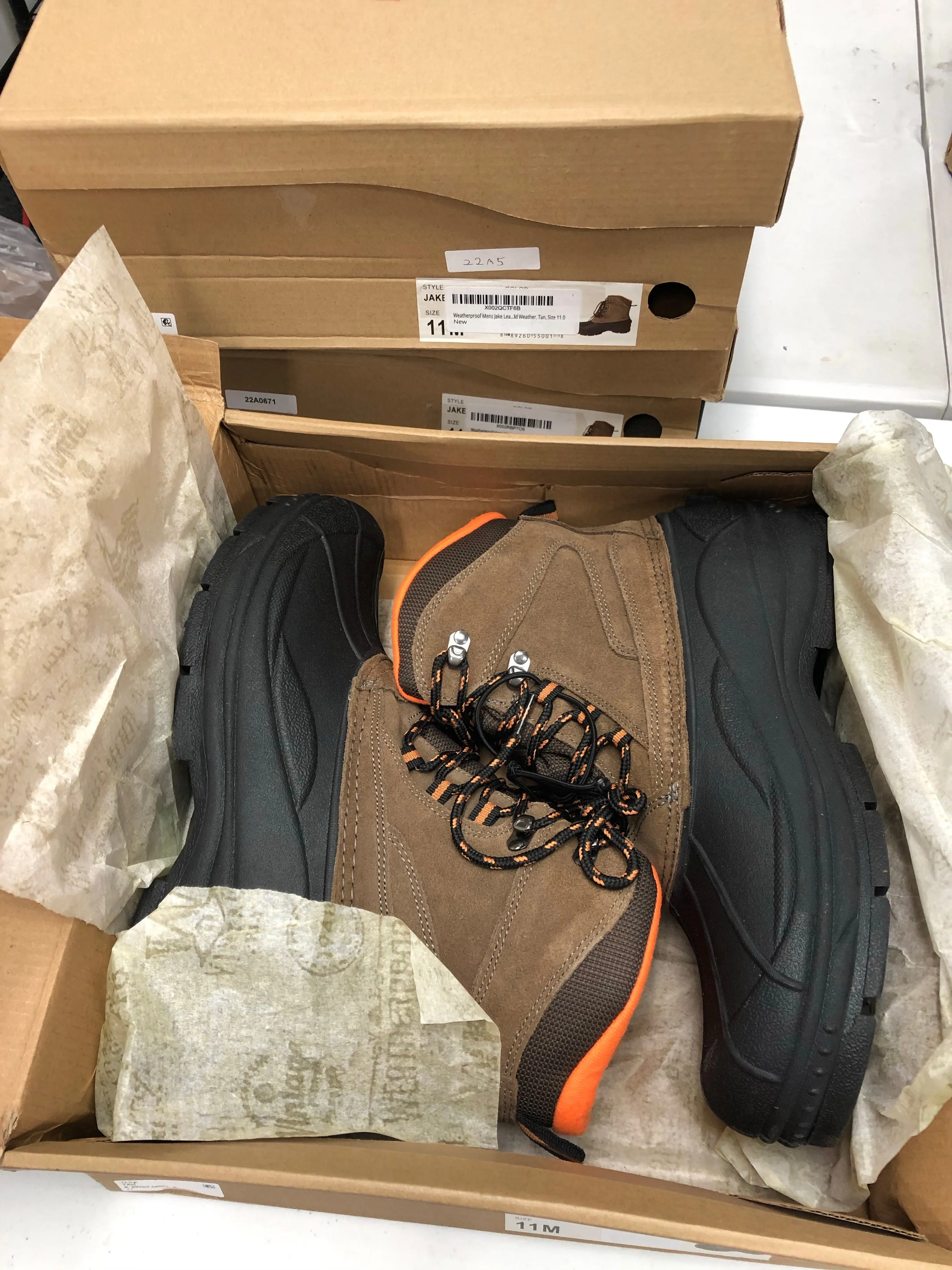 Men's Shoes Boots Wholesale Lot, WEATHERPROOF, 6 items, Shelf Pulls, MSRP $495