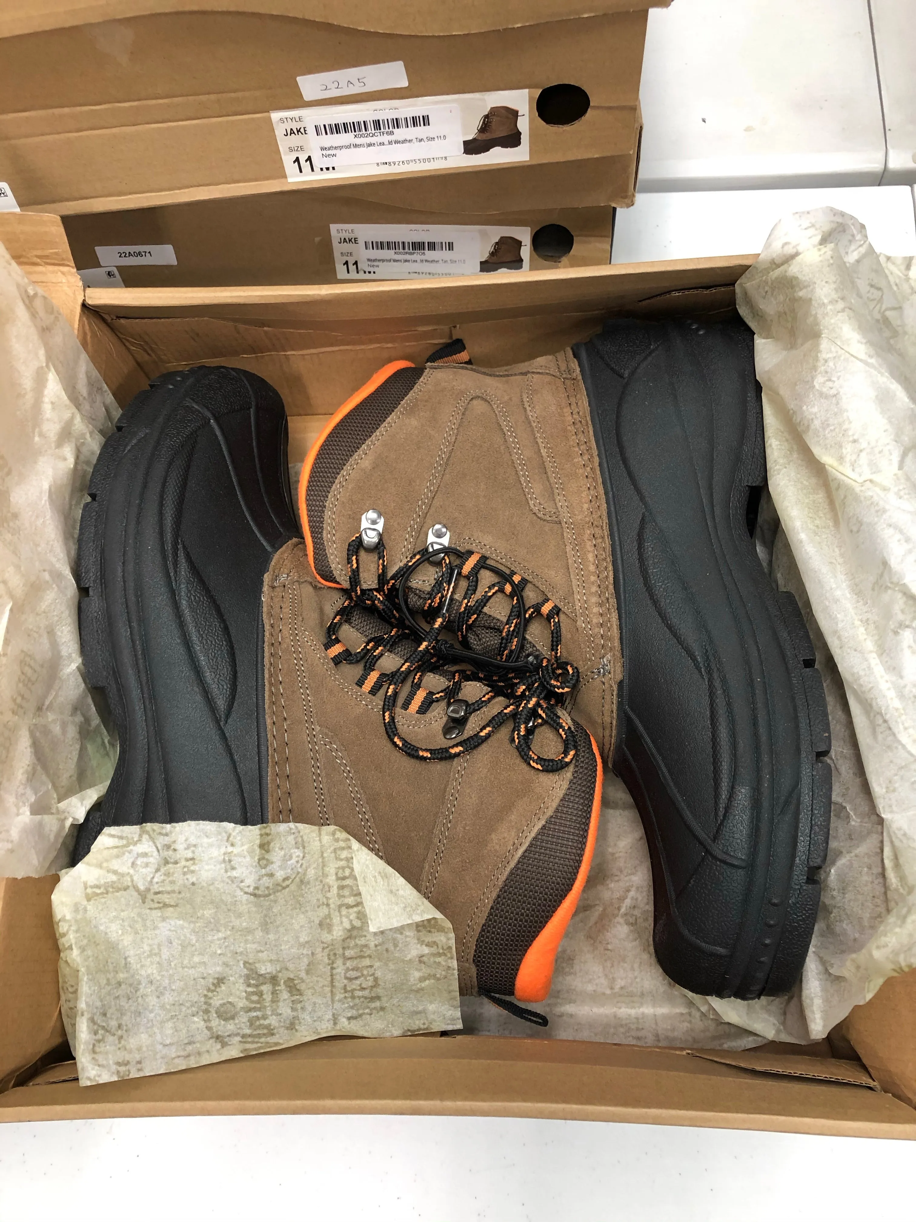 Men's Shoes Boots Wholesale Lot, WEATHERPROOF, 6 items, Shelf Pulls, MSRP $495